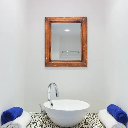 Vasilikos House アパートホテル