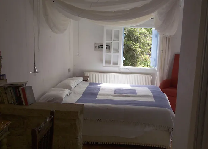 Apartahotel Vasilikos House 3*