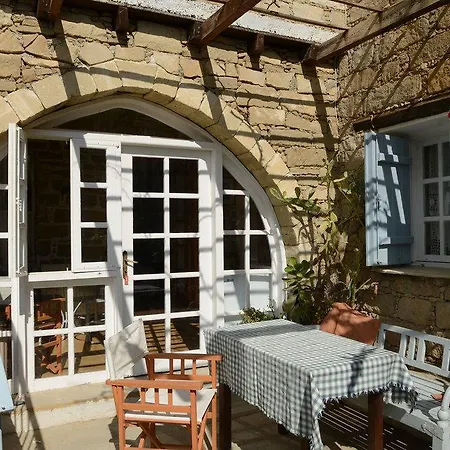 Vasilikos House Aparthotel Tokni