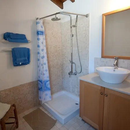 Aparthotel Vasilikos House Tokni