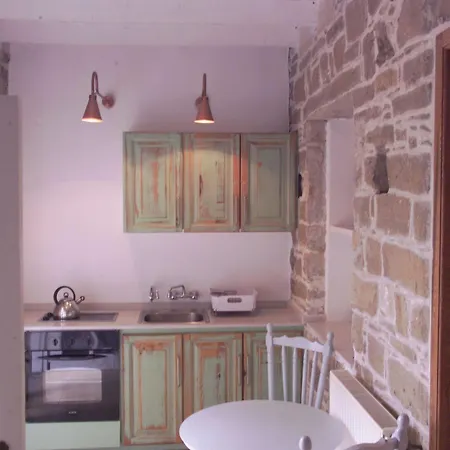Vasilikos House 3*