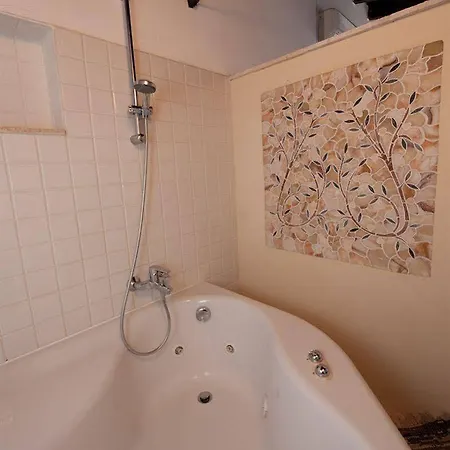 Vasilikos House 3*